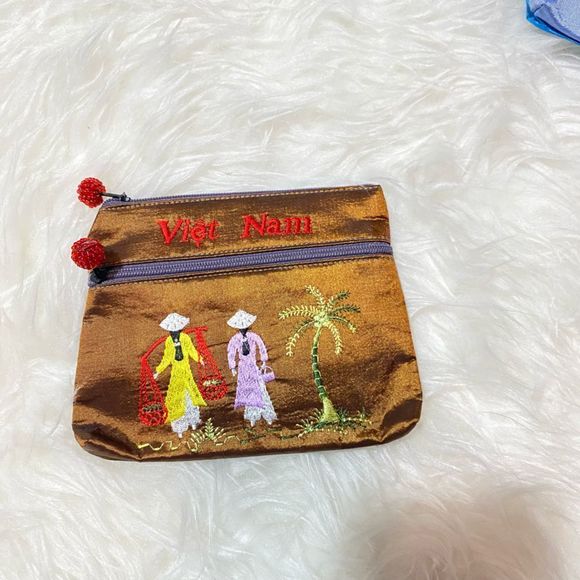 Handmade embroidered wallet - Picture 8 of 8